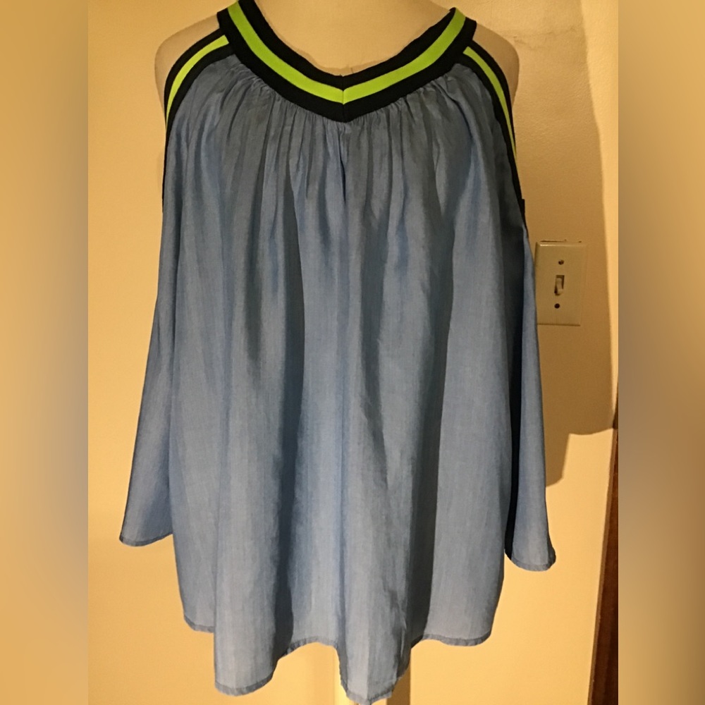 Women’s size large new with tags crown and ivy, cold shoulder, top /Blouse